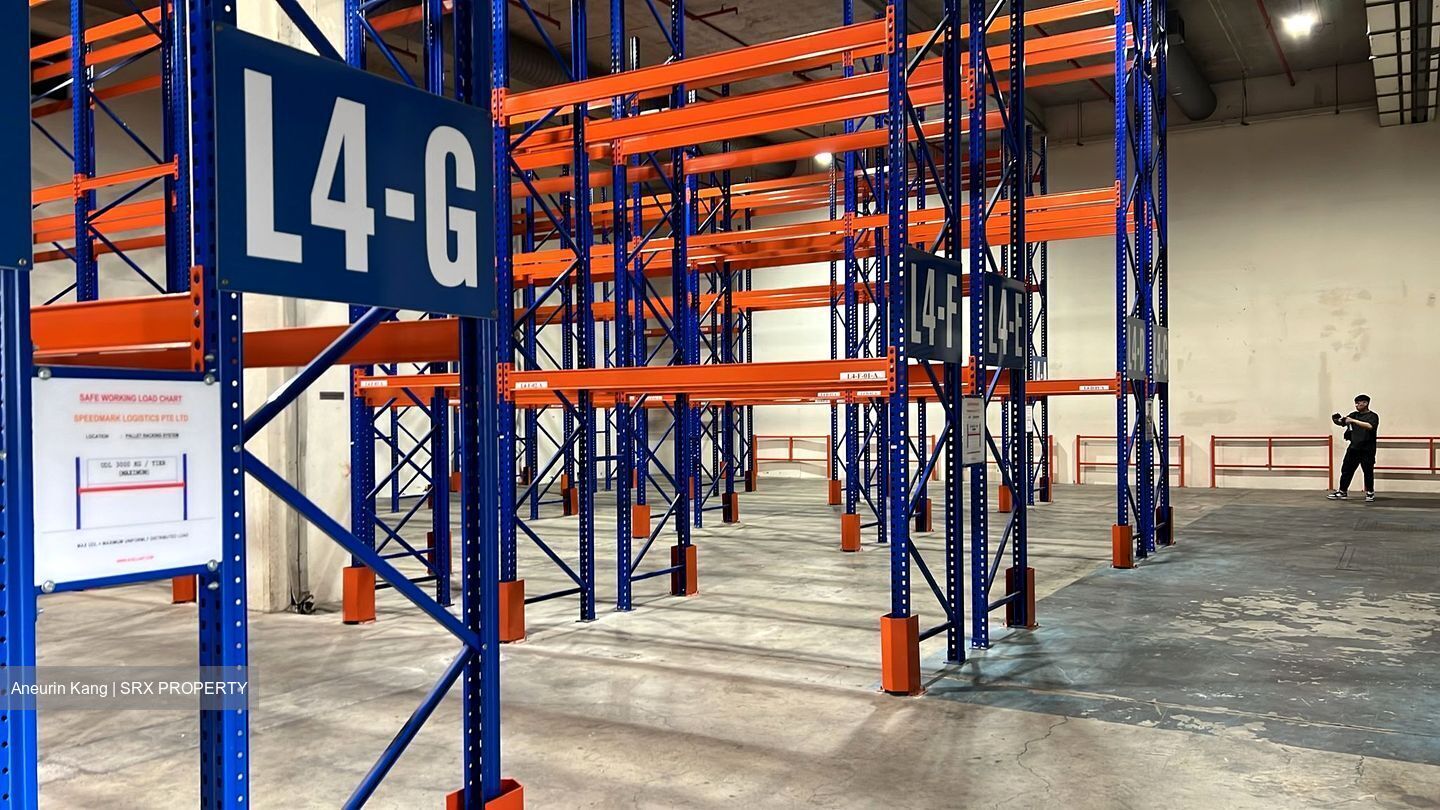 Logistech (D17), Warehouse #478503111